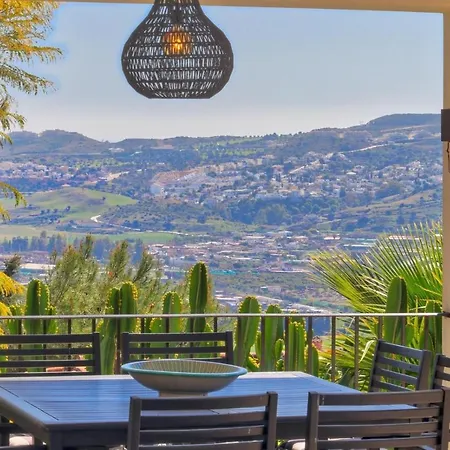 Amazing With Panoramic Views *