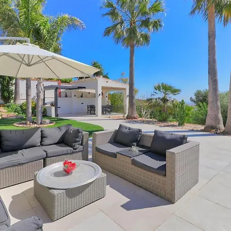 Amazing With Panoramic Views Вілла Фуенхірола