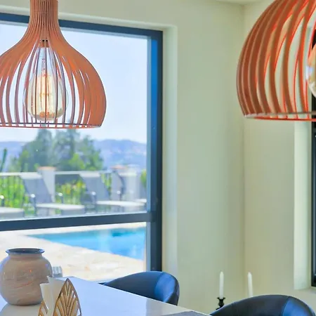 Amazing With Panoramic Views *