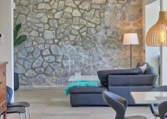 Amazing With Panoramic Views Villa *