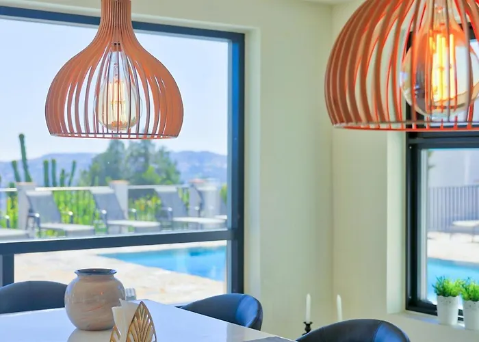 Amazing With Panoramic Views *